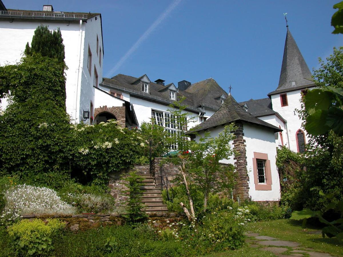 Burghaus & Villa Kronenburg Dahlem  Extérieur photo